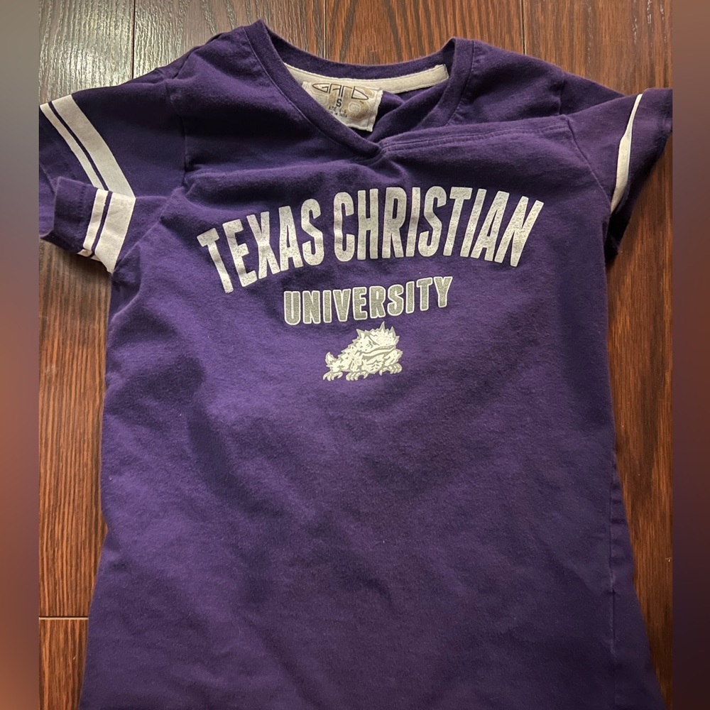 TCU Texas Christian University purple white frog short sleeve shirt
